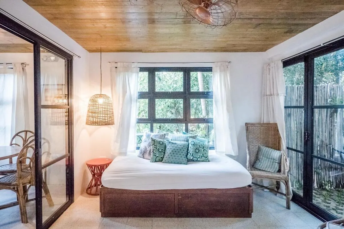 Sangley Nest Eco Home With Self-Service Breakfast - Pet Friendly, Big Garden, Monkeys! Santa Rita  Holiday home Santa Rita (Zambales)
