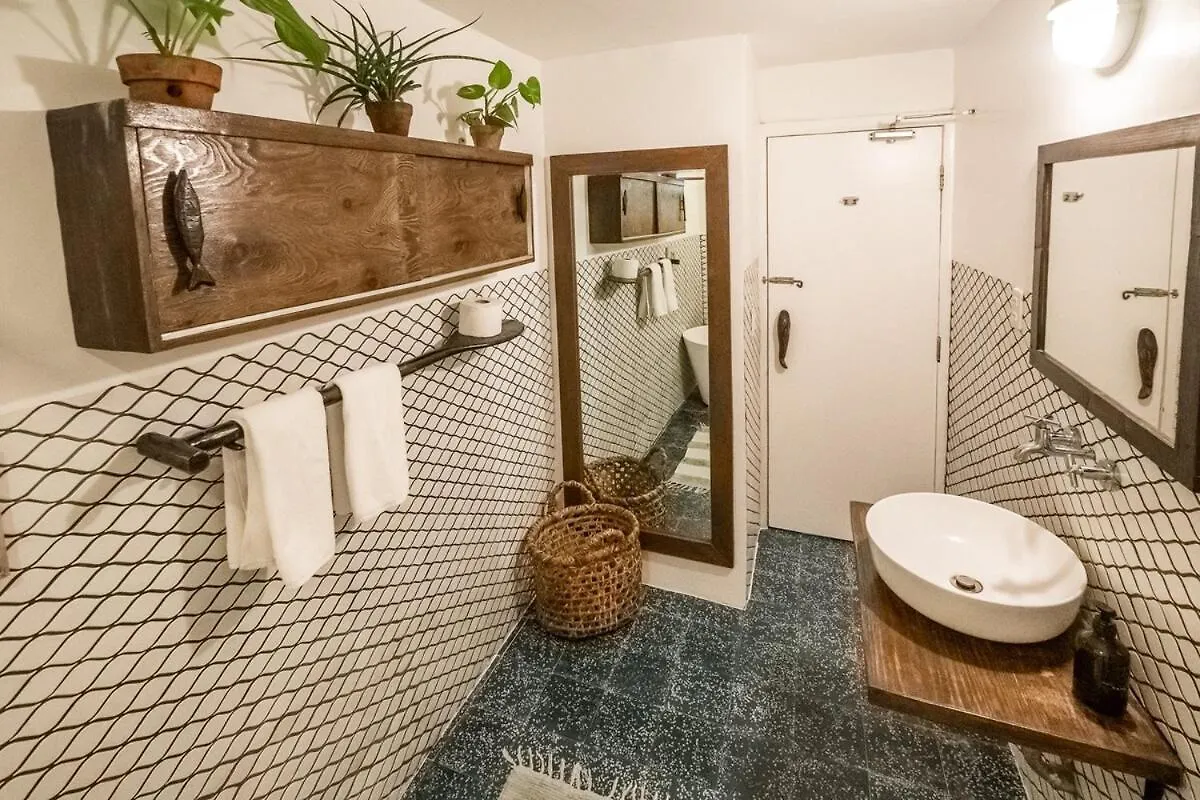 Sangley Nest Eco Home With Self-Service Breakfast - Pet Friendly, Big Garden, Monkeys! Santa Rita  0*, Santa Rita (Zambales)