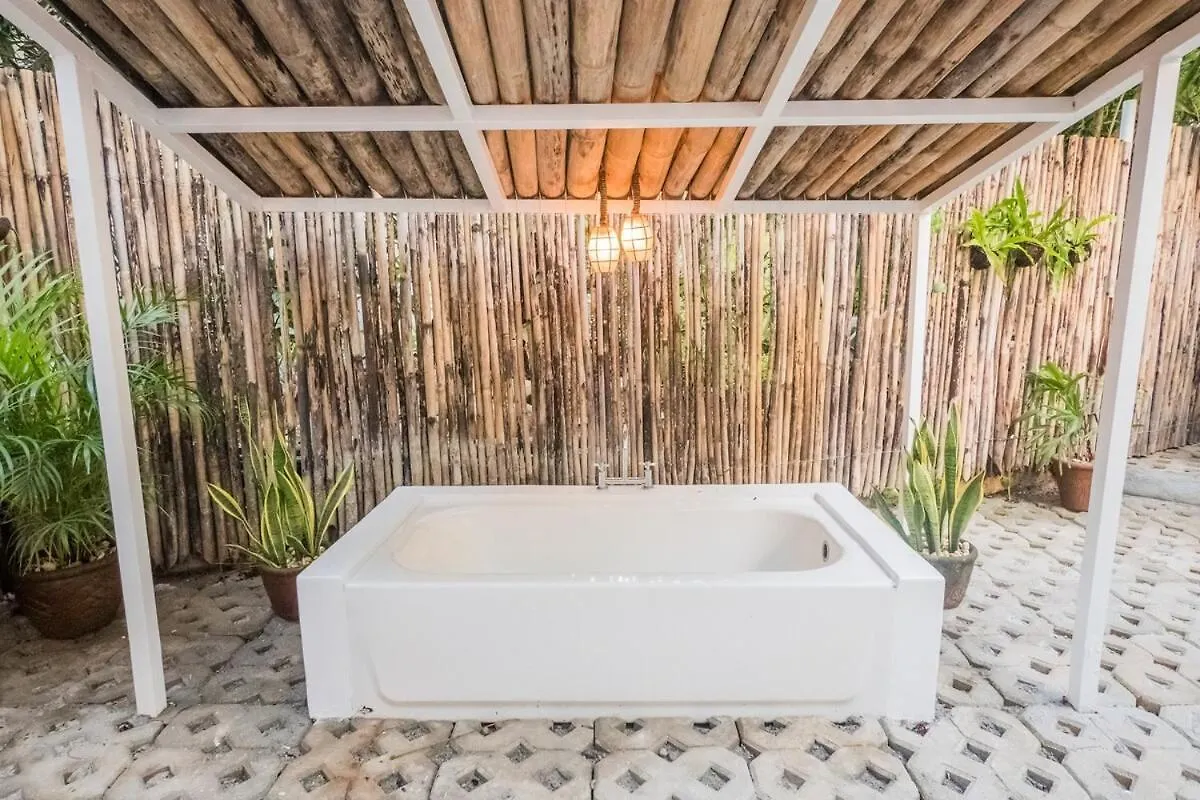 Sangley Nest Eco Home With Self-Service Breakfast - Pet Friendly, Big Garden, Monkeys! Santa Rita  Holiday home