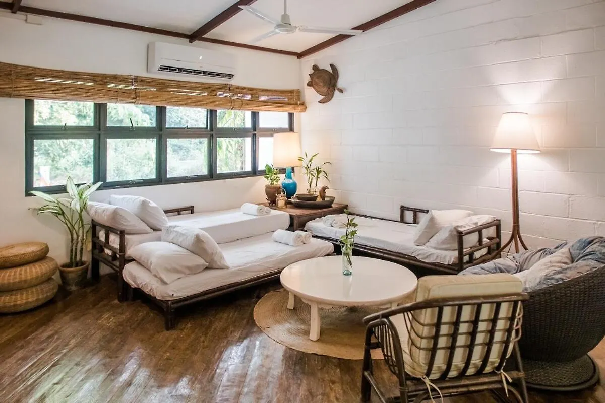 Sangley Nest Eco Home With Self-Service Breakfast - Pet Friendly, Big Garden, Monkeys! Santa Rita  Holiday home Santa Rita (Zambales)